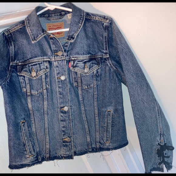 Levi’s Jean Jacket Large with laced sleeve - Picture 3 of 6